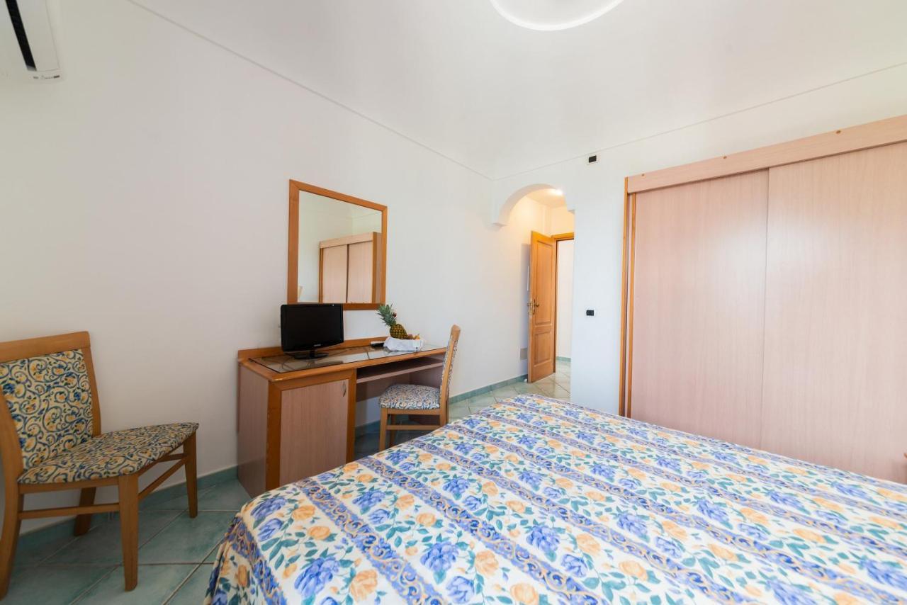 La Capannina - Hotel & Apartments Ischia Exterior photo